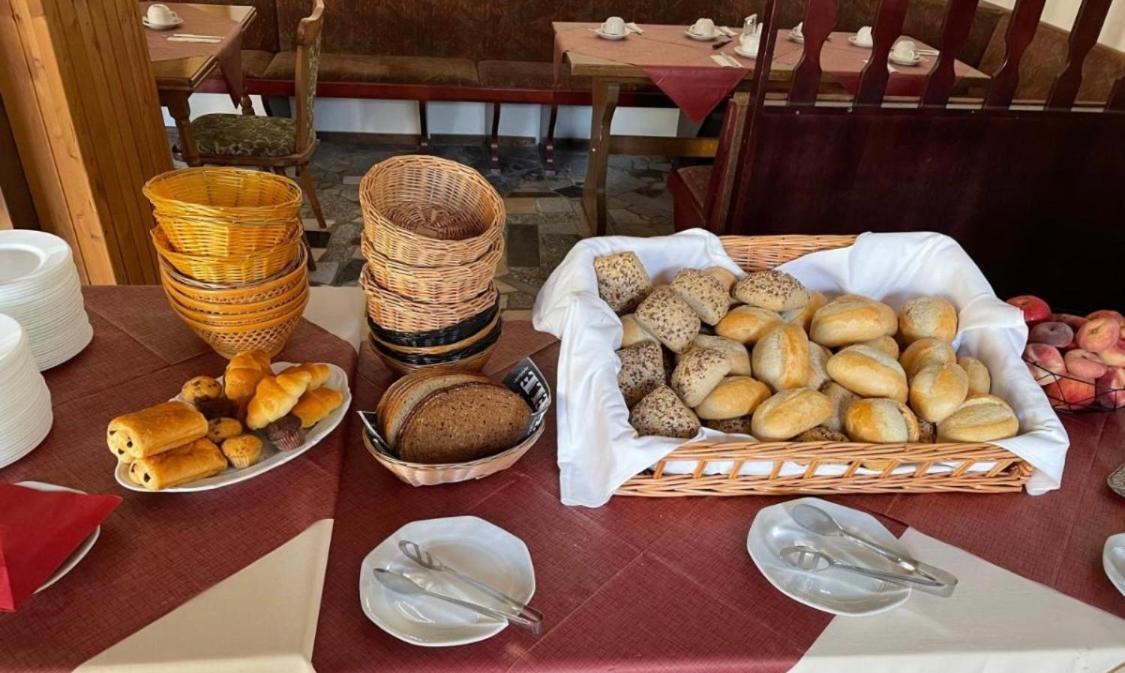 Отель Gasthof Zum Baren Gernrode  Экстерьер фото
