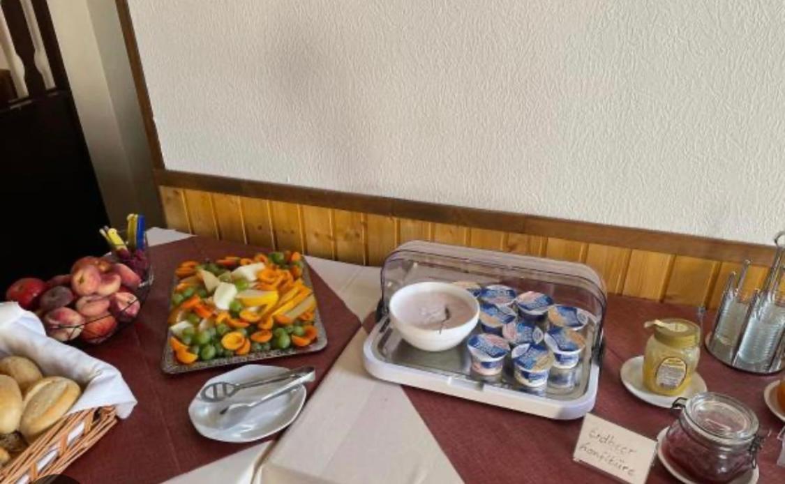 Отель Gasthof Zum Baren Gernrode  Экстерьер фото